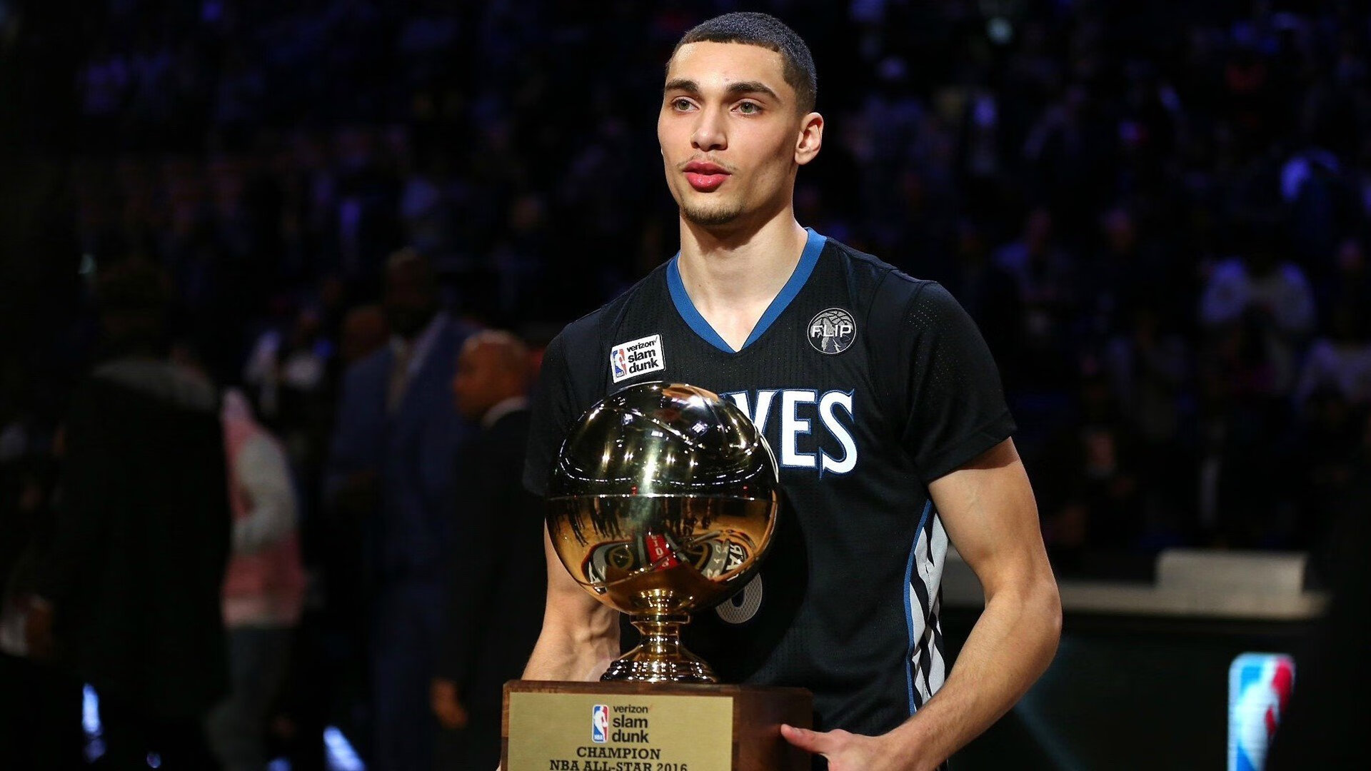 欧冠决赛之夜，米切尔一剑封喉，改写历史的黄金时刻