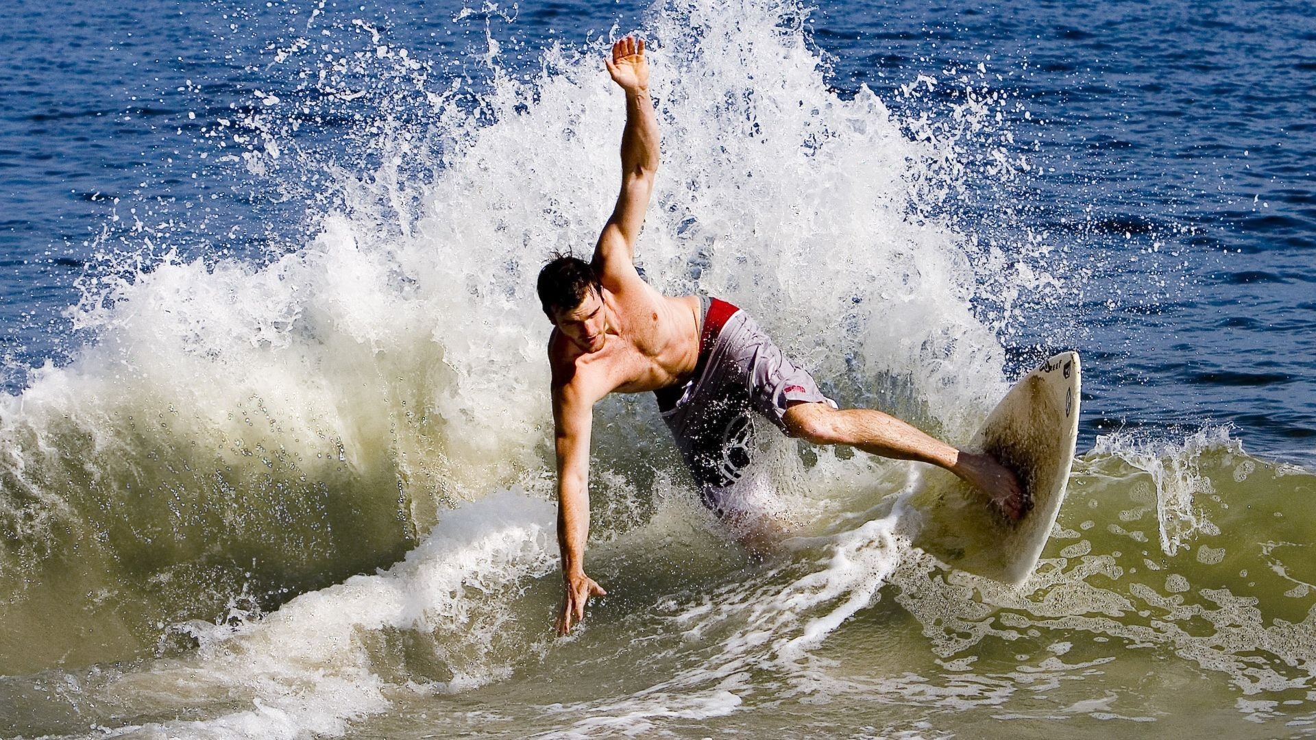 石宇奇扛旗，国羽男团碾压印尼重夺汤杯—一场关于传承与爆发的胜利